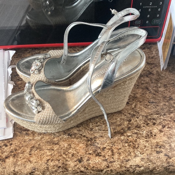 High heels - Picture 2 of 2